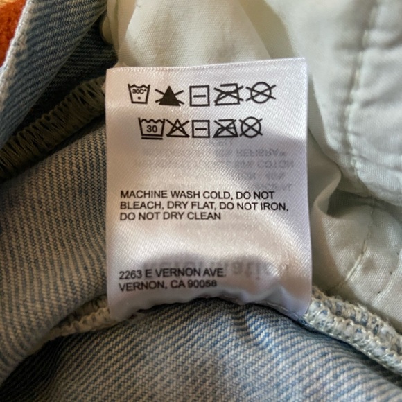 NWT Reformation Max Shorts in Light Denim - Picture 11 of 13